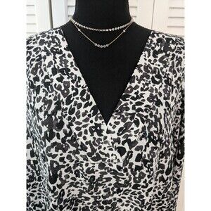 EVRI Blouse Womens 1X Top Shirt Long Sleeve Black/White Animal Print Flowy Slits